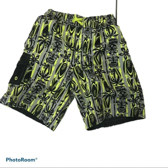 ✨2 for $15 Kids  swim shorts✨ - Picture 2 of 5
